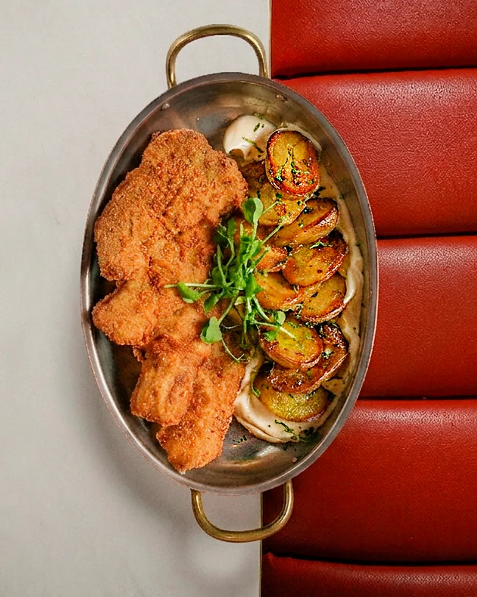 Escalopes panados com batata salteada